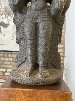A stone sculpture of Lakshmi, India, 13/15th C. — 照片 4