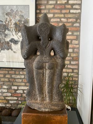 A stone sculpture of Lakshmi, India, 13/15th C. — 照片 7