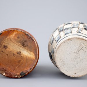 A stoneware jug and a Köln pewter-mounted jug, 18th c. — photo 6