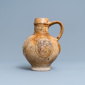 A stoneware jug with three armorial medallions, Raeren, ca. 1600 — 照片 6