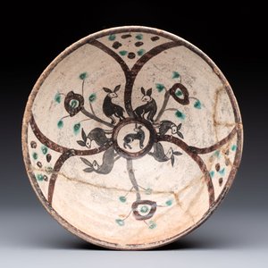 A study collection of six pieces of pottery and fritware, Persia and Central Asia, 12th C. and later. — photo 4