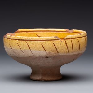 A study collection of six pieces of pottery and fritware, Persia and Central Asia, 12th C. and later. — photo 6