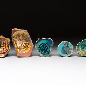 A study collection of ten Islamic pottery fragments, 12th C. and later — 照片 2