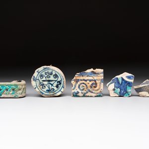 A study collection of ten Islamic pottery fragments, 12th C. and later — 照片 4