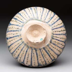 A Sultanabad underglaze-painted pottery bowl, Persia, 13/14th C. — 照片 7