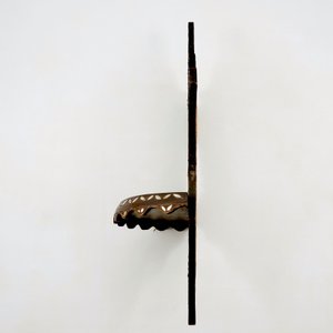 A Syrian wall bracket of wood inlaid with mother of pearl, 19/20th C. — photo 2