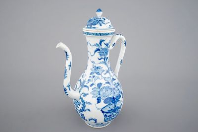 A tall Chinese blue and white ewer with cover, Kangxi, ca. 1700