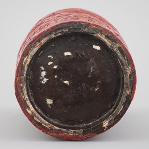 A tall Chinese cinnabar laquer vase, 18/19th C. — photo 6