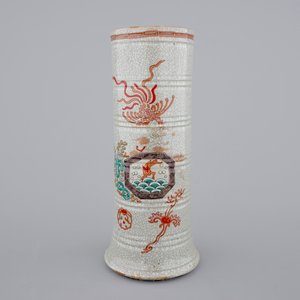Un vase chinois cylindrique en grès craquelé, 19ème — photo 1