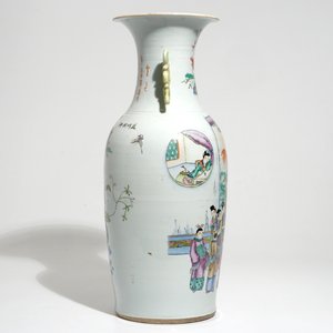 A tall Chinese famille rose double design vase, 19/20th C. — photo 4