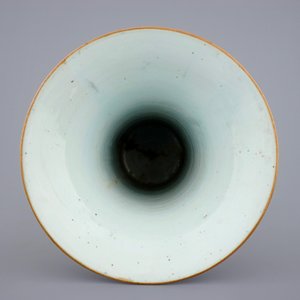 A tall Chinese famille rose powder blue ground vases, Qianlong, 18th C. — photo 5