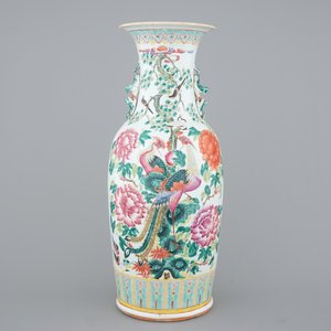 A tall Chinese famille rose vase with birds, 19th C. — photo 1