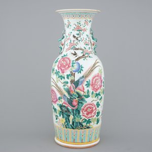 A tall Chinese famille rose vase with birds, 19th C. — photo 3