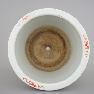 A tall Chinese famille rose yellow ground jardiniere, 19th C. — photo 5