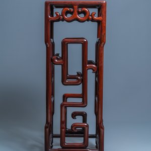 A tall Chinese marble-inlaid wooden stand, 20th C. — 照片 4