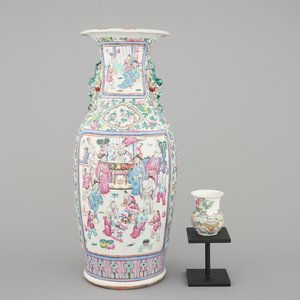 A tall Chinese porcelain famille rose vase with a figural scene and a small Qianjiang type vase, 19th C. — photo 1
