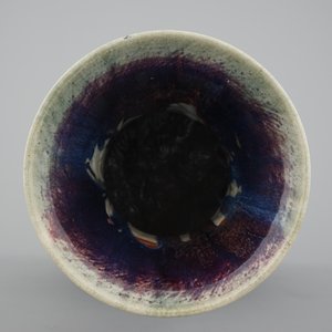 A tall Chinese porcelain flambe glaze vase with elephant handles, 19/20th C. — foto 5