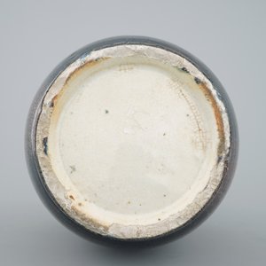 A tall Chinese porcelain flambe glaze vase with elephant handles, 19/20th C. — foto 6