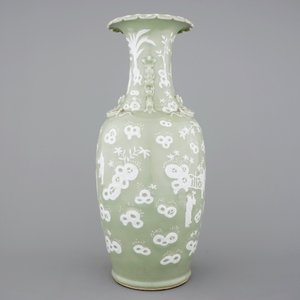 A tall Chinese porcelain white slip on celadon ground vase, 19/20th C. — photo 2