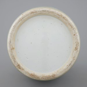 A tall Chinese porcelain white slip on celadon ground vase, 19/20th C. — photo 6