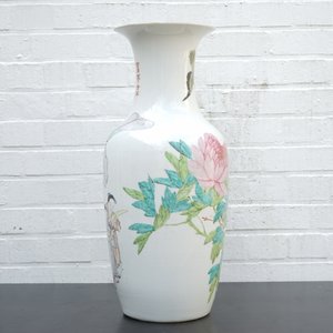 A tall Chinese Qianjiang and famille rose porcelain vase, 19/20th C. — photo 9