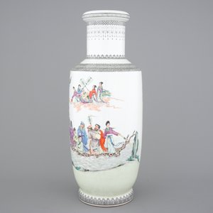 A tall Chinese Republic porcelain rouleau vase, 20th C. — photo 2