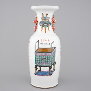 A tall Chinese vase with incense burners and calligraphy, 19th C. — 照片 2