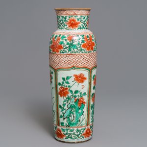 A tall Chinese wucai rouleau vase, Transitional period or Kangxi — 照片 1