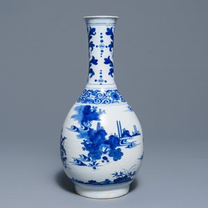 A tall Dutch Delft blue and white chinoiserie bottle vase, Nevers, France, 17th C. — 照片 4