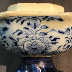 A tall Dutch Delft blue and white three-piece garniture, 18th C. — photo 13