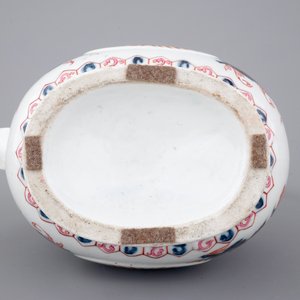 Une grande aiguière en porcelaine de Chine pour le marché indien, 19ème — photo 9