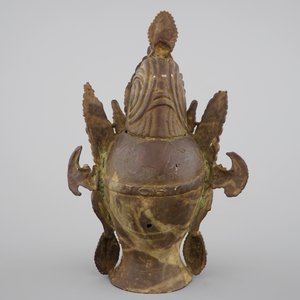 A tall gilt bronze head of a Boddhisatva with semi-precious stones, Tibet, 17/18th C. — foto 4