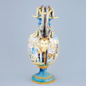 A tall Italian maiolica two-handled vase, 19th C. — 照片 4