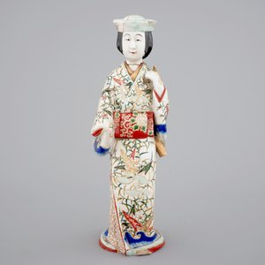 A tall Japanese Arita porcelain model of a “courtesan”, 17/18th C. — 照片 2