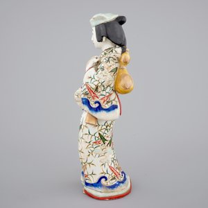 A tall Japanese Arita porcelain model of a “courtesan”, 17/18th C. — 照片 3