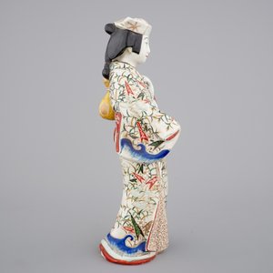 A tall Japanese Arita porcelain model of a “courtesan”, 17/18th C. — 照片 5