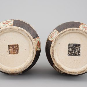 A tall pair of Chinese famille verte crackle glaze vases, Nanking, 19th C. — photo 5
