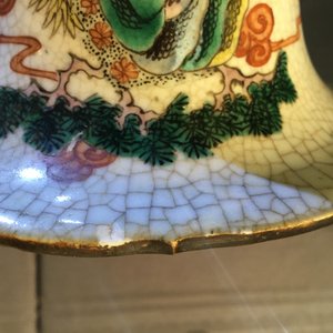 A tall pair of Chinese famille verte crackle glaze vases, Nanking, 19th C. — photo 7