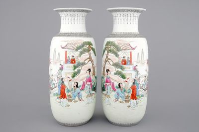 A tall pair of Chinese porcelain famille rose vases, Jingdezhen, 20th C.