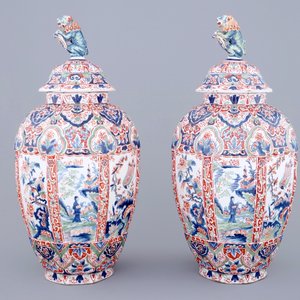 A tall pair of Dutch Delft cashmere palette vases and covers, 19th C. — 照片 4