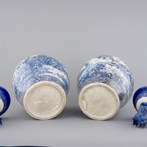 A tall pair of Japanese Arita porcelain blue and white vases and covers, ca. 1860 — photo 5