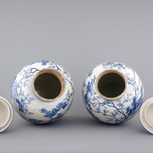 A tall pair of Japanese Arita porcelain blue and white vases and covers, ca. 1860 — photo 6