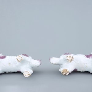 A tall pair of polychrome Dutch Delft St. Bernard dogs, 19th C. — photo 7