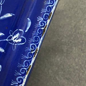 A tall pocket watch holder in blue-ground Saint-Omer faience, France, 18th C. — 照片 15