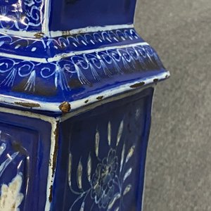 A tall pocket watch holder in blue-ground Saint-Omer faience, France, 18th C. — 照片 16