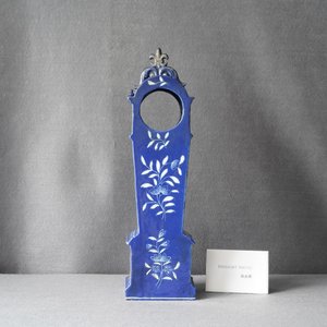 A tall pocket watch holder in blue-ground Saint-Omer faience, France, 18th C. — 照片 20