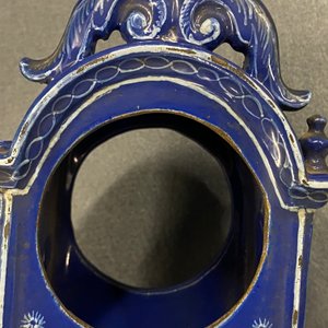 A tall pocket watch holder in blue-ground Saint-Omer faience, France, 18th C. — 照片 9