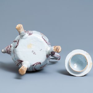 A tall polychrome Dutch Delft coffee pot and cover, 18th C. — photo 7