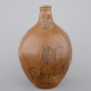 A tall Raeren saltglaze stoneware "Bartmann" or "Beardman" jug, early 17th C. — photo 4