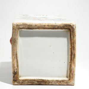 A tall square Chinese famille rose vase, 19/20th C. — photo 6